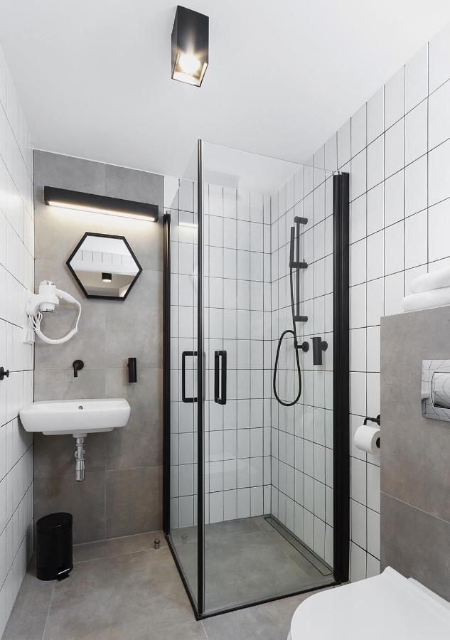 Aaron Aparthotel Cracovie Extérieur photo