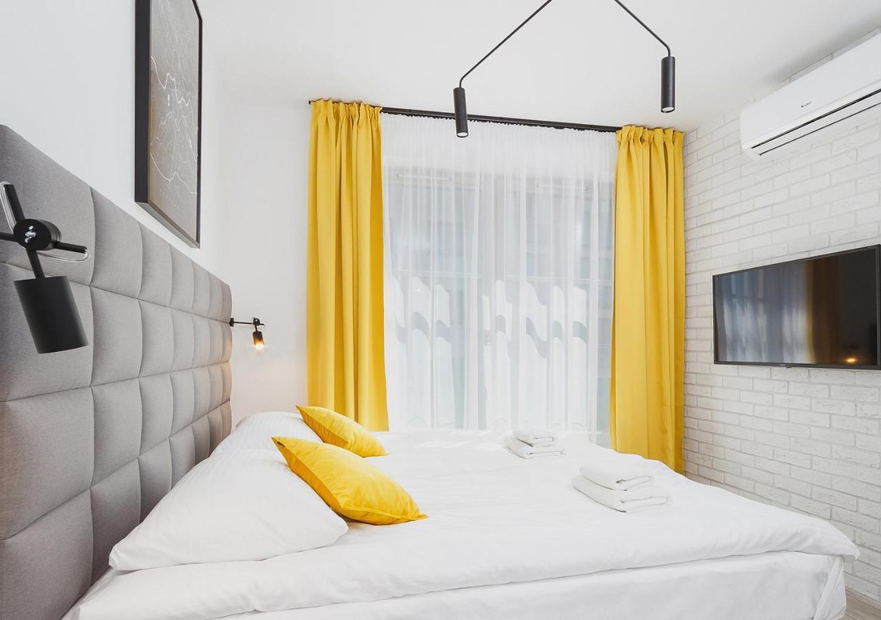 Aaron Aparthotel Cracovie Extérieur photo