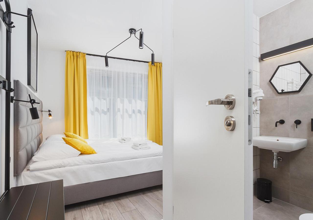 Aaron Aparthotel Cracovie Extérieur photo