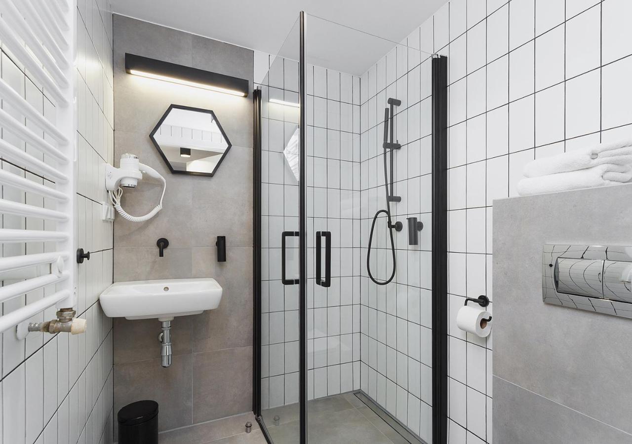 Aaron Aparthotel Cracovie Extérieur photo