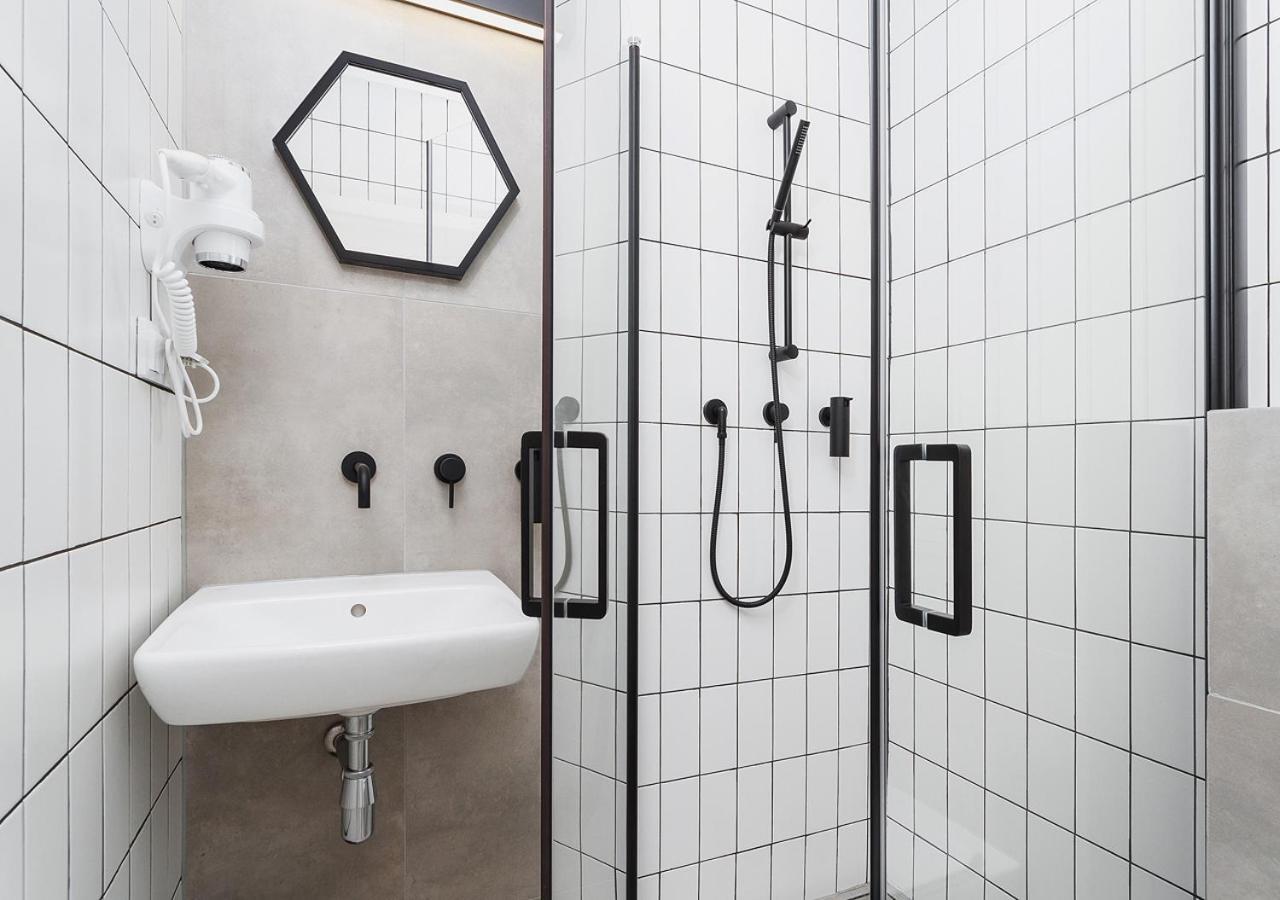 Aaron Aparthotel Cracovie Extérieur photo