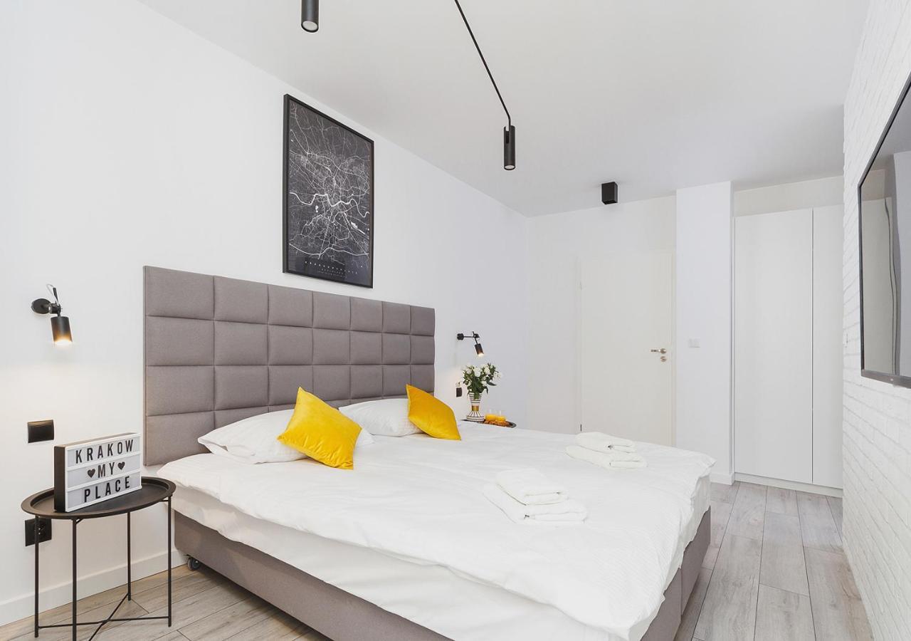 Aaron Aparthotel Cracovie Extérieur photo