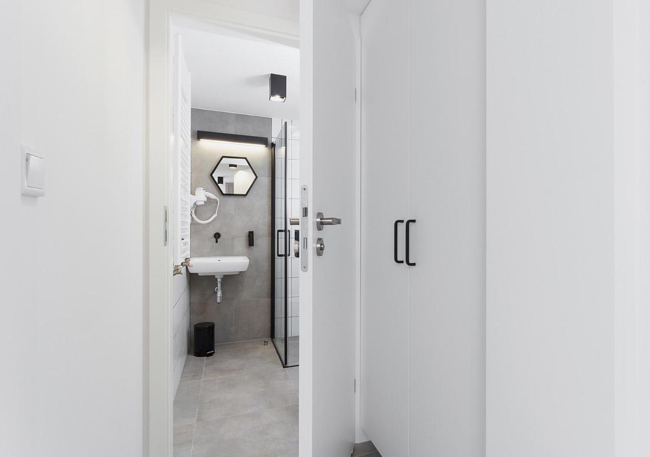 Aaron Aparthotel Cracovie Extérieur photo